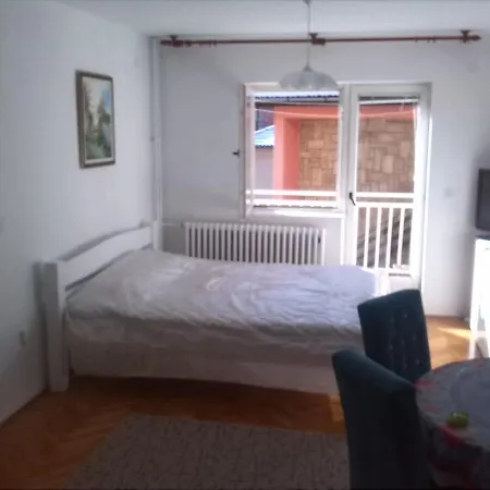 아파트 Apartman Ivana 페일